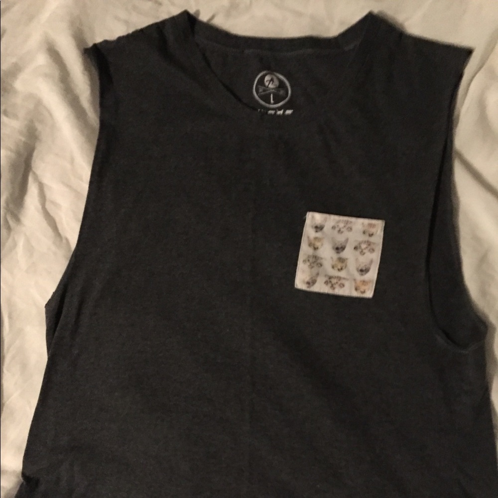 3/$25🌻 Large Heather grey sleeveless cat T